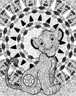 3-6岁 法国艺术大师绘画课5：迪士尼经典动画创意涂色书 -- 每个孩子都是天生的艺术家，在3-6岁的视觉敏感期，恰当的艺术启蒙能提升孩子的感知力和审美能力，而绘画是*直接的方式。绘画，不是一笔一画的复制，不是红黄蓝绿的模仿，绘画是思考、是创造、是想象，但同时更需要引导、启迪和熏陶。这套来自法国的6堂绘画课，就是让孩子跟随艺术绘画大师在画纸上感受艺术、领悟艺术，帮助孩子提高审美能力，发现绘画的美好，启发灵感，释放天性，为孩子打开艺术创想的大门。  本书是引进自法国阿歇特的儿童创意涂色书，包含6个主题，分别为《疯狂动物城》《迪士尼公主》《萌萌小动物》《海洋奇缘》《迪士尼经典动画》和《海底总动员》，每本有50张孩子们熟知的迪士尼动画图案，这些丰富多样、变化莫测的线条、形状、阴影、纹路、线圈等，组合成一张张精心设计的画面，让孩子在涂色过程中，充分发挥天马行空的想象力，一步步提高审美能力和鉴赏能力。